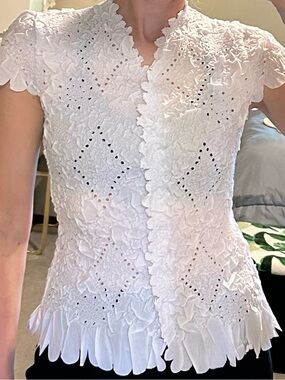 Alison Sheri White Scrunchy Blouse